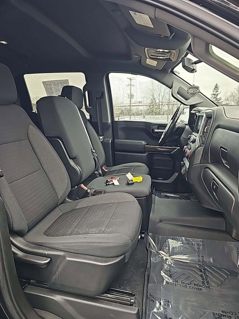 Used 2021 Chevrolet Silverado 1500 RST image 11