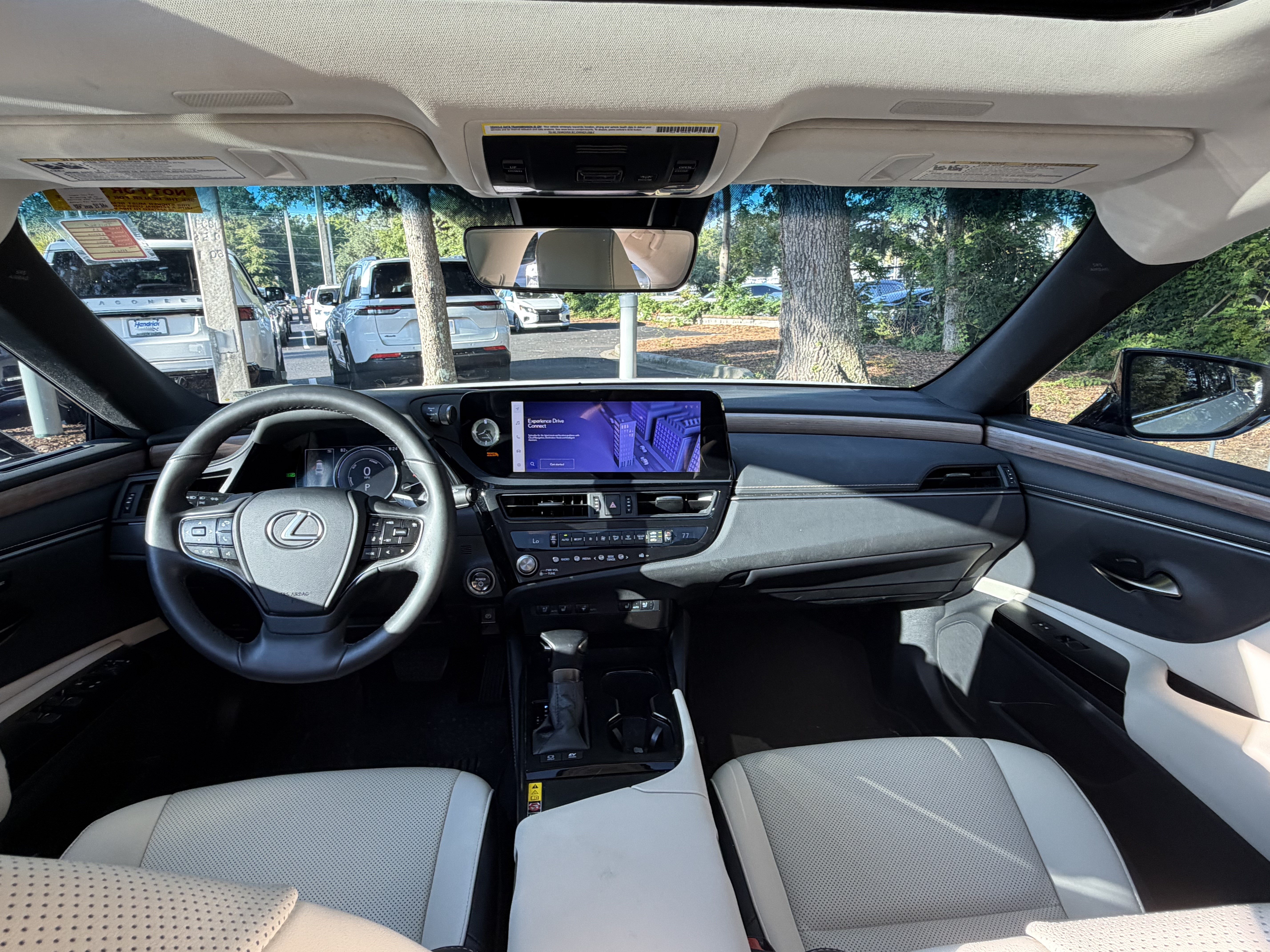 Used 2023 Lexus ES 300h w/ Premium Package FWD image 35