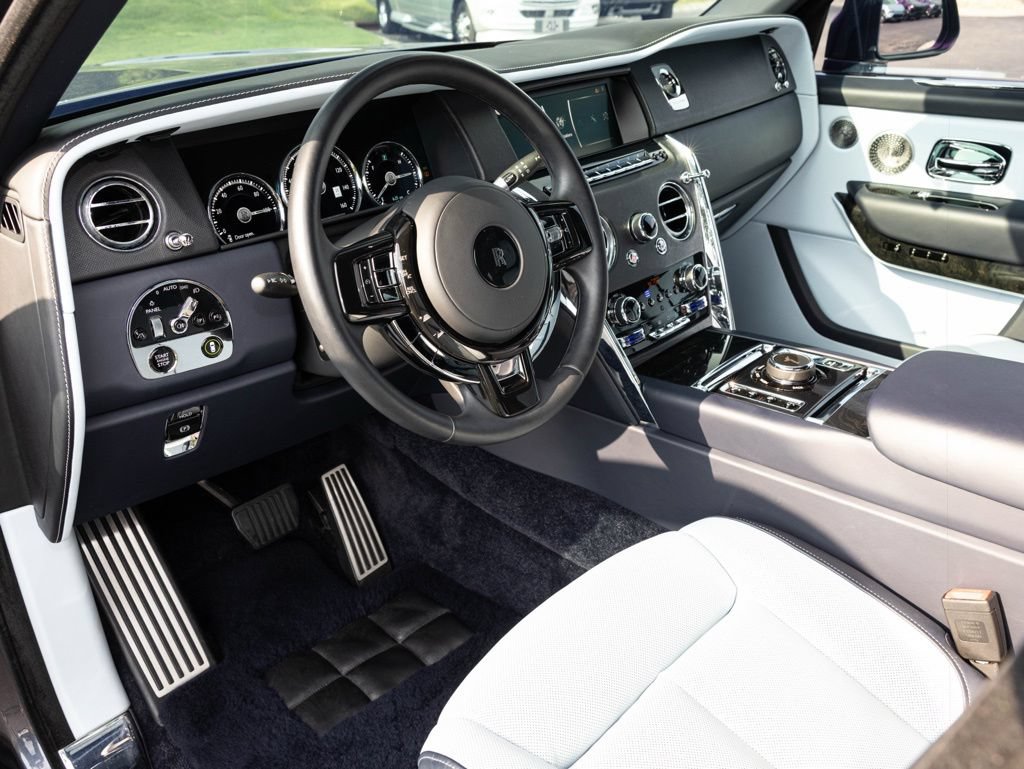 Certified 2022 Rolls-Royce Cullinan w/ Cullinan Package AWD/4WD image 27