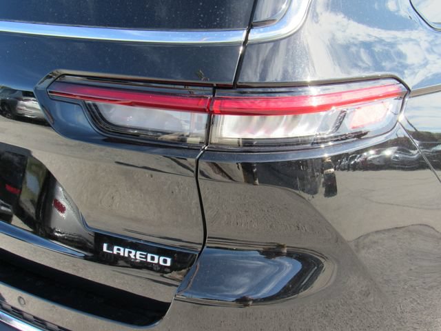 Used 2025 Jeep Grand Cherokee L Laredo RWD image 12