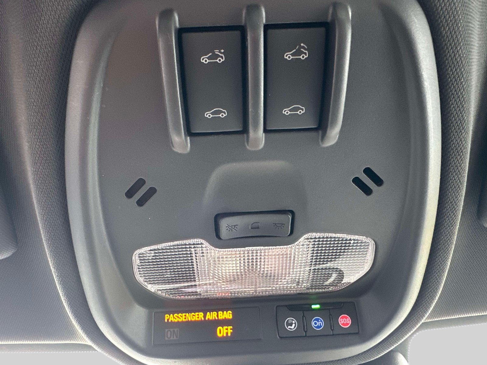 Certified 2024 Chevrolet Trax RS w/ Sunroof Package FWD image 33