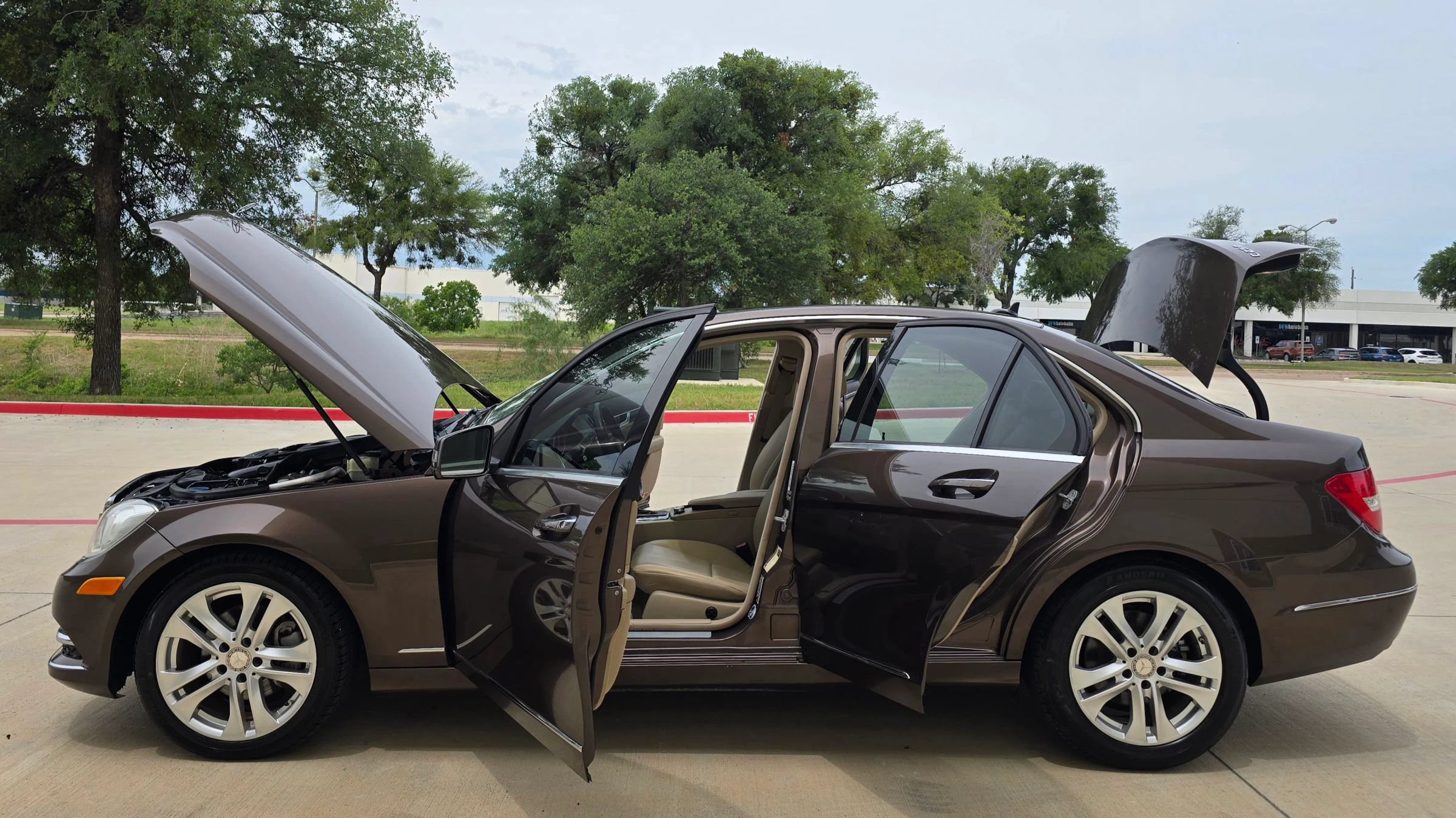 Used 2013 Mercedes-Benz C 250 Sedan image 13