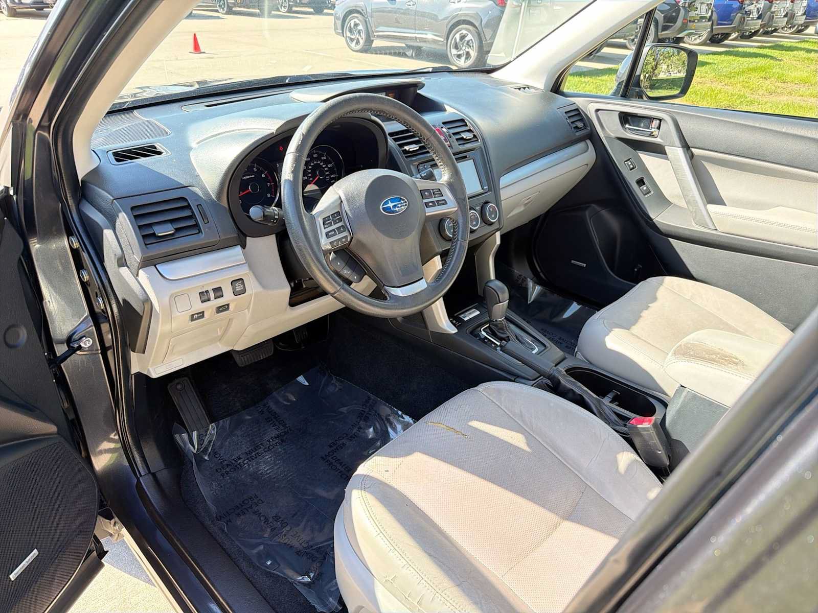 Used 2015 Subaru Forester 2.5i Touring w/ Eyesight & Navigation System AWD/4WD image 2