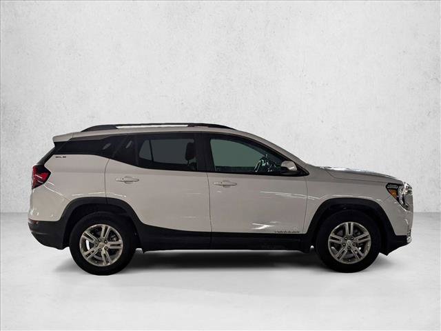 Used 2023 GMC Terrain SLE w/ Driver Convenience Package FWD image 4