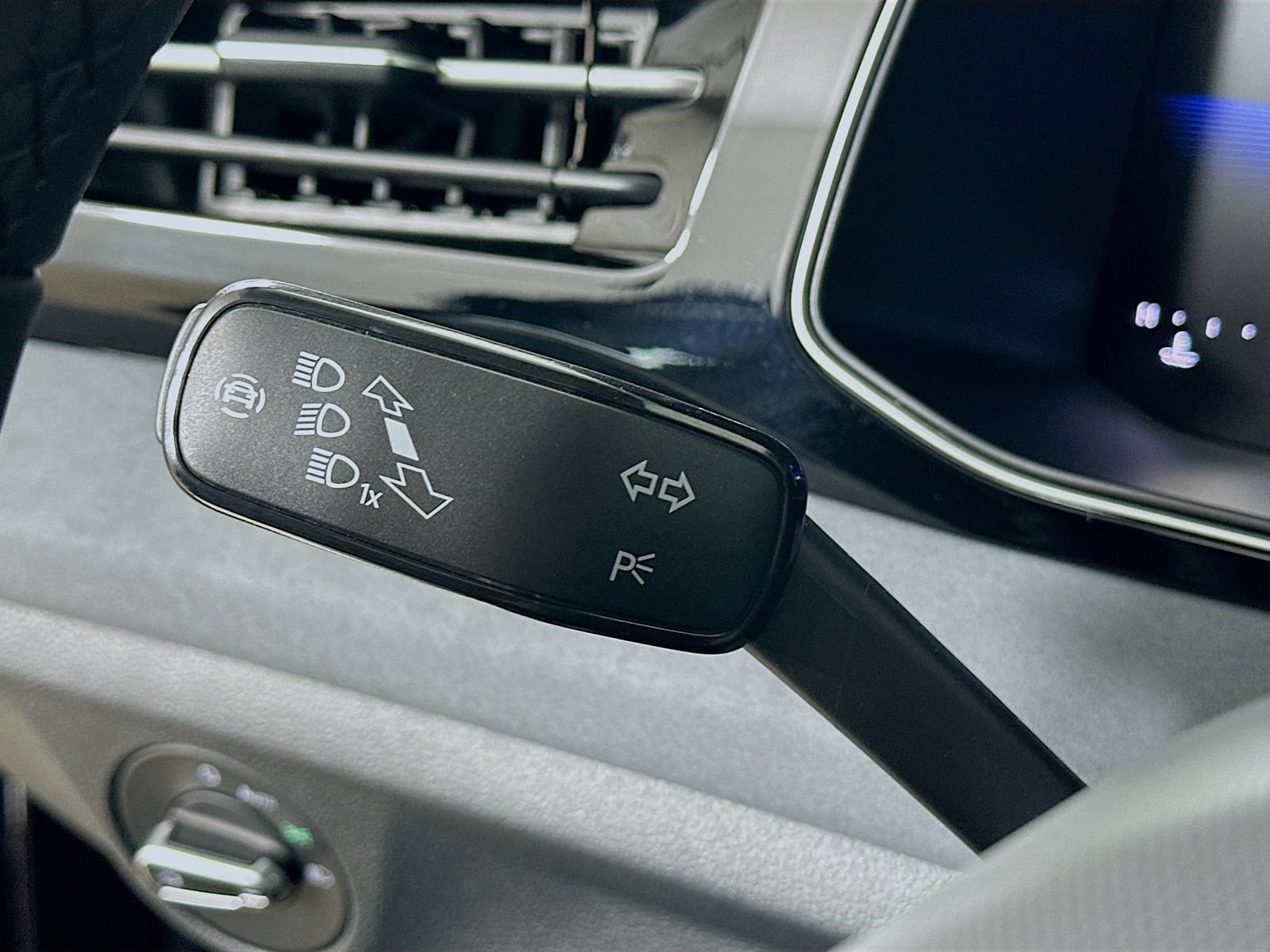 New 2026 Volkswagen Jetta SE FWD image 20