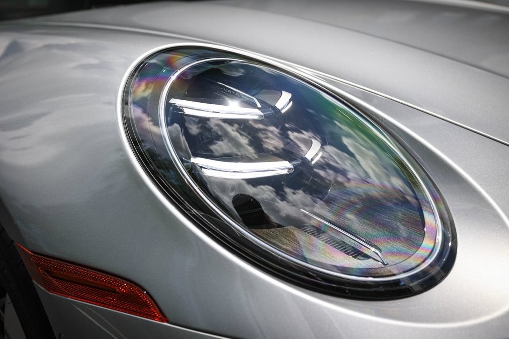 Used 2025 Porsche 911 Carrera RWD image 11