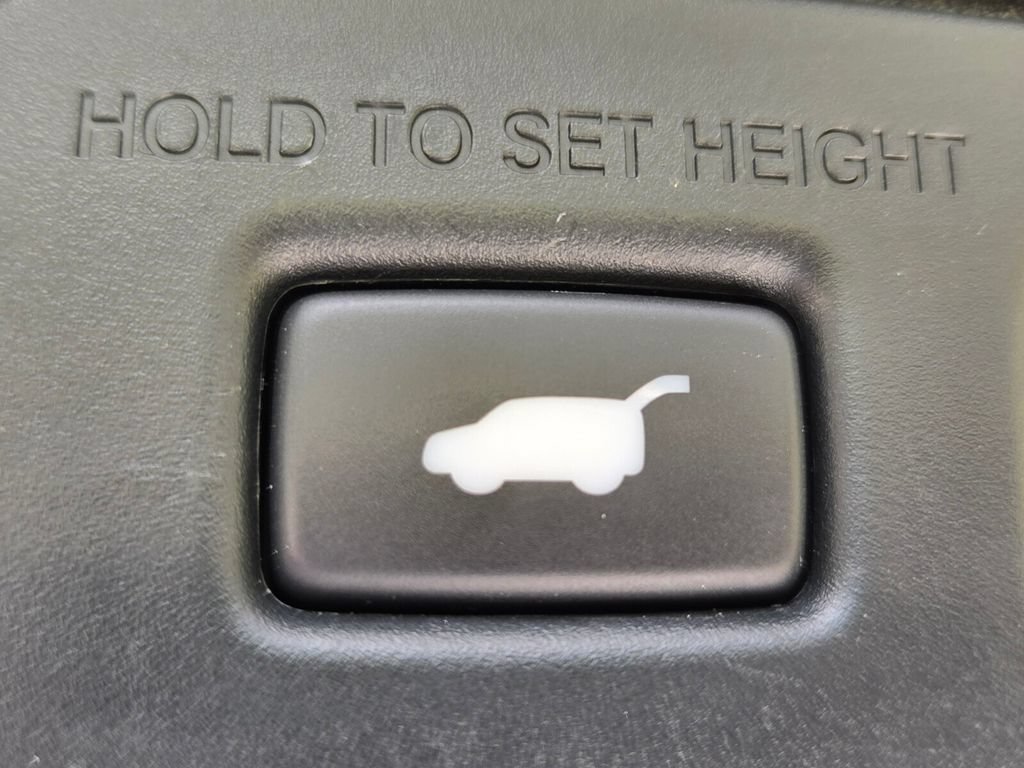 Used 2023 Honda Pilot Elite image 32
