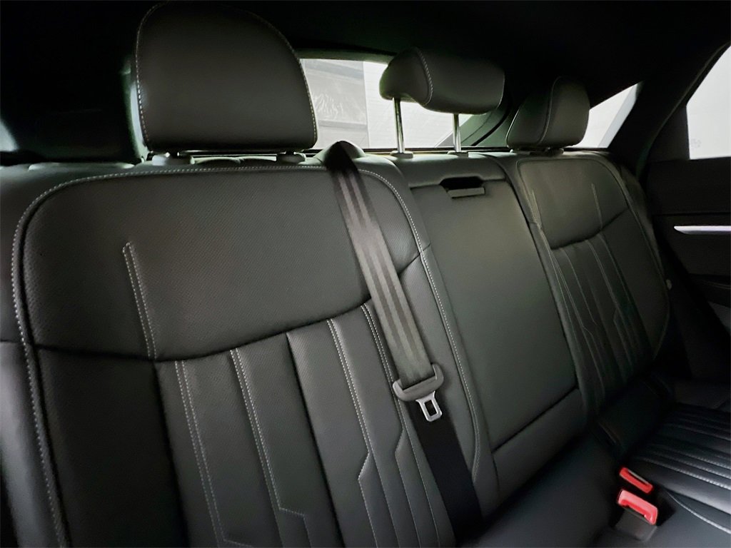 Used 2024 Audi Q8 e-tron Prestige image 28