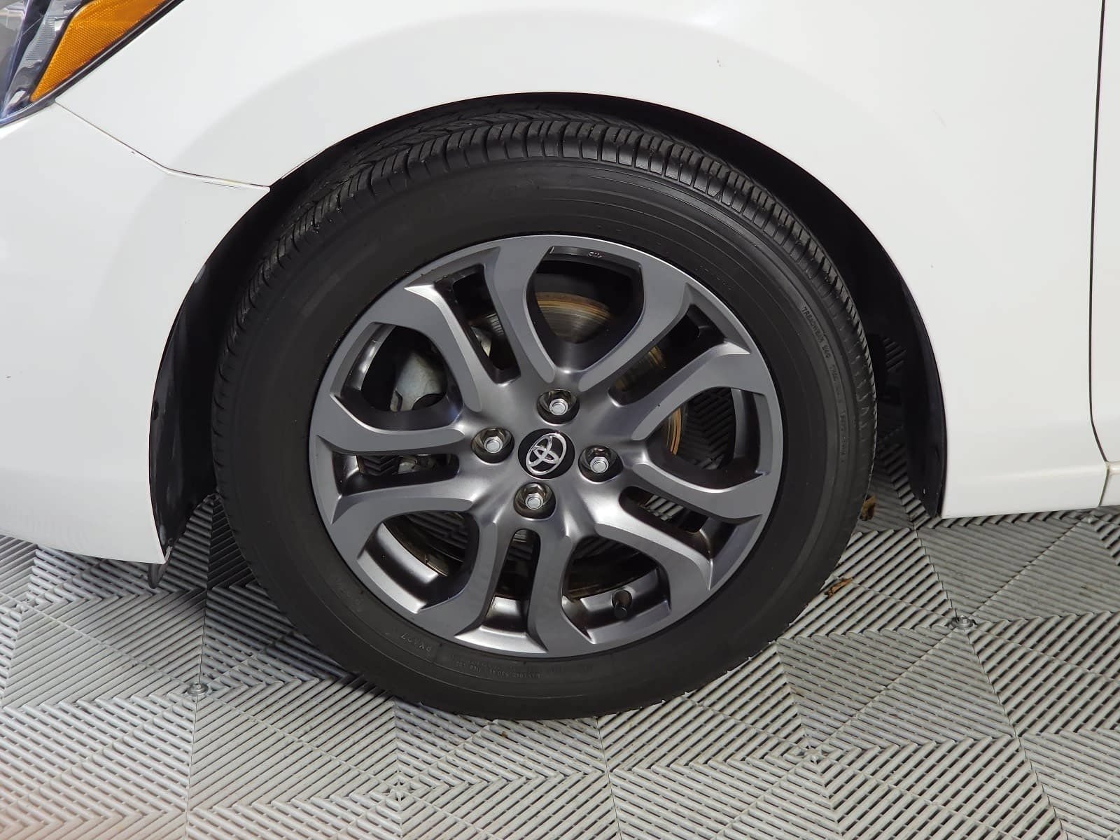 Used 2019 Toyota Yaris LE FWD image 10