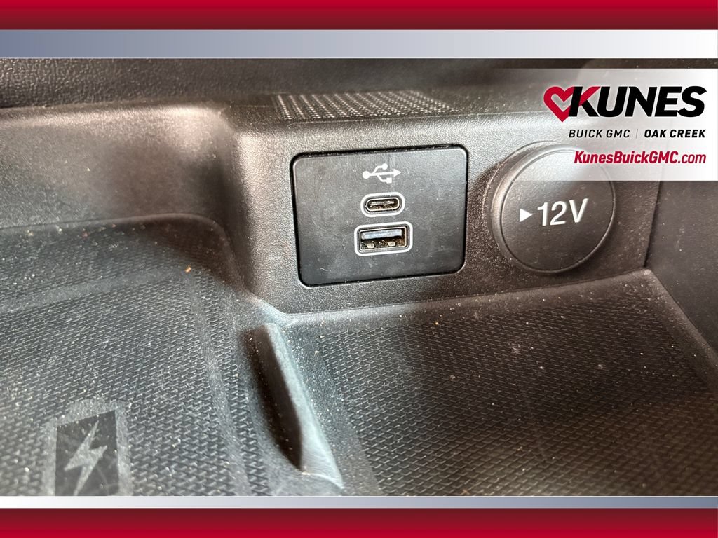 Used 2025 Ford Escape Platinum AWD/4WD image 32