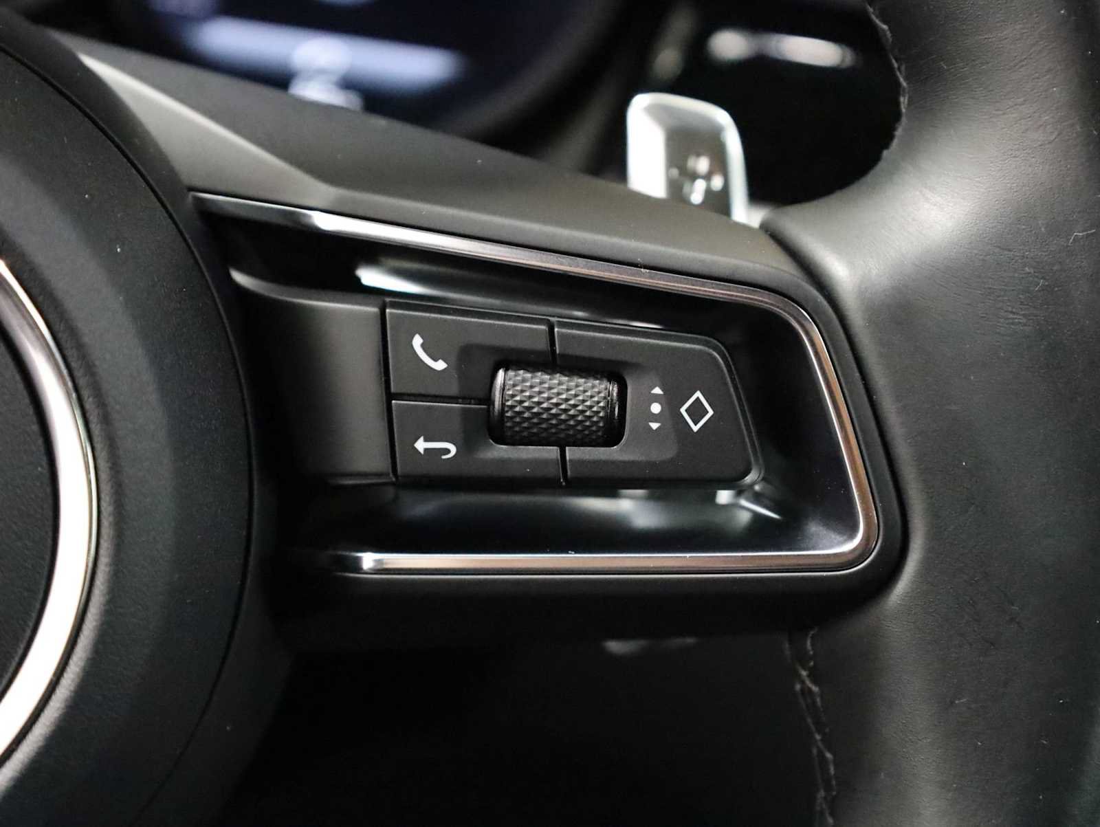 Certified 2023 Porsche Macan Turbo AWD/4WD image 28
