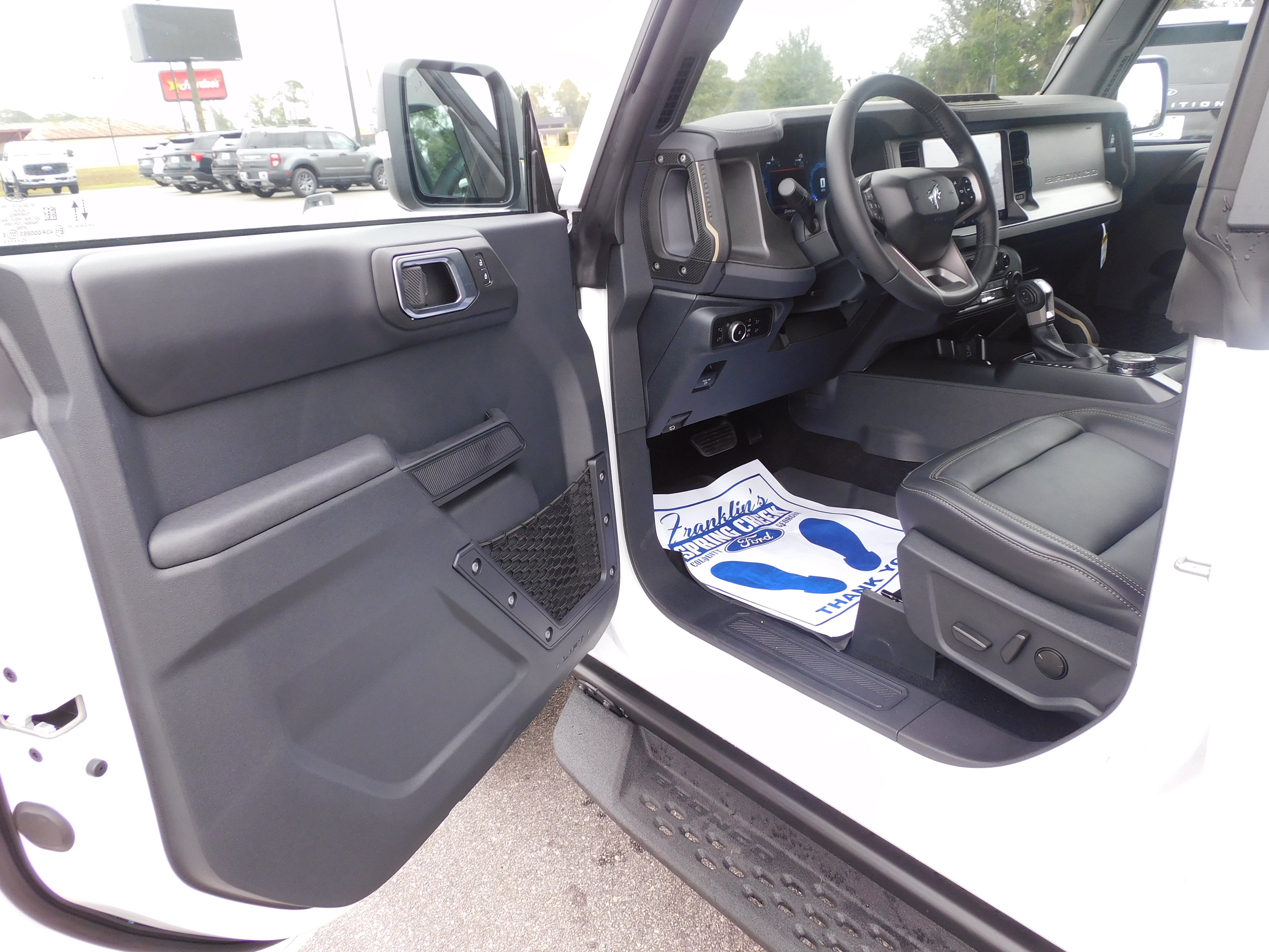 New 2025 Ford Bronco Badlands image 10