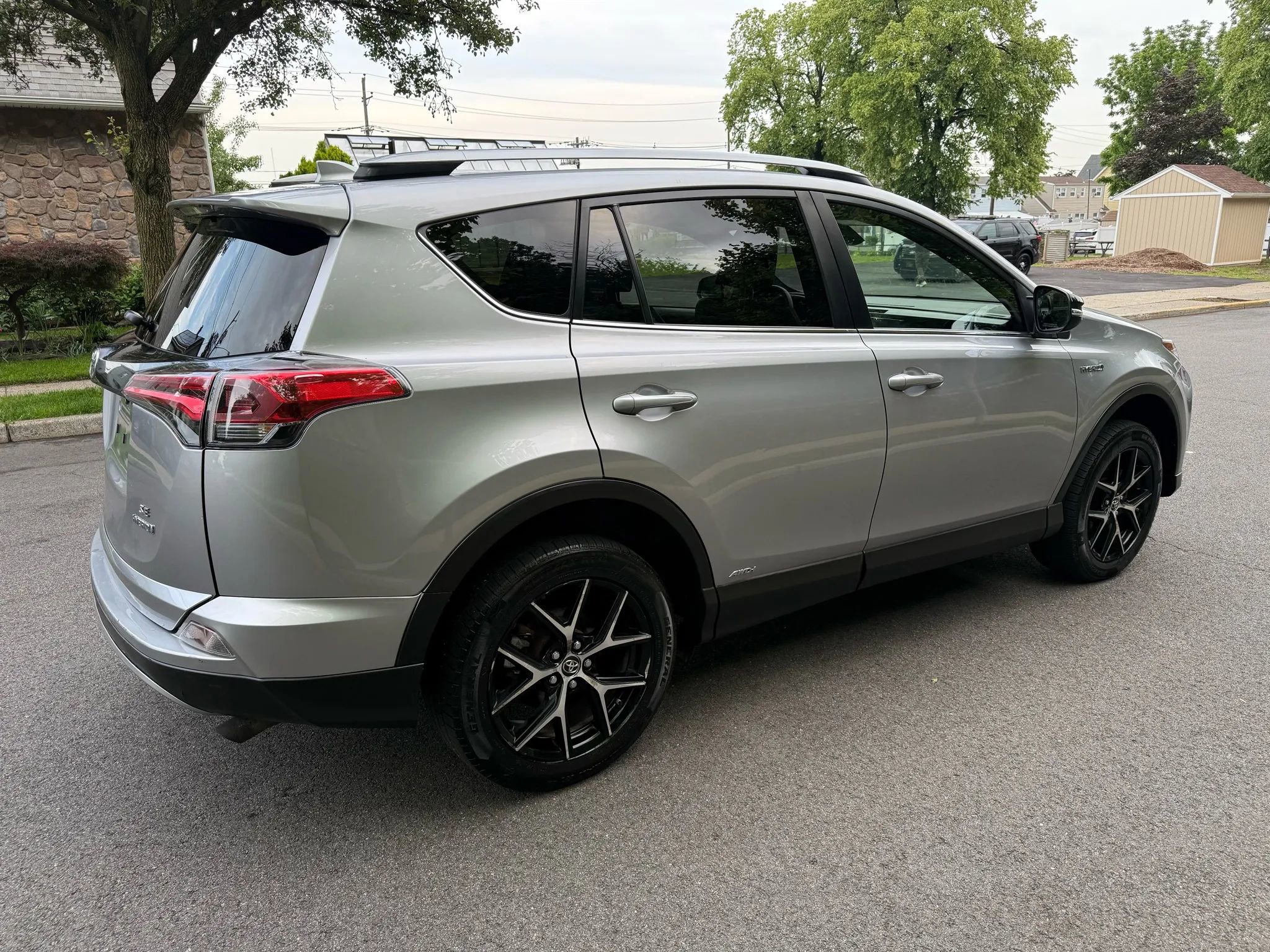 Used 2017 Toyota RAV4 SE image 7