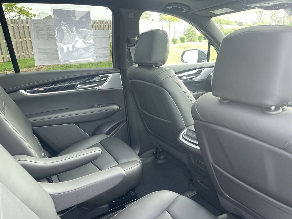 Certified 2024 Cadillac XT6 Premium Luxury w/ LPO, Floor Liner Package AWD/4WD image 43