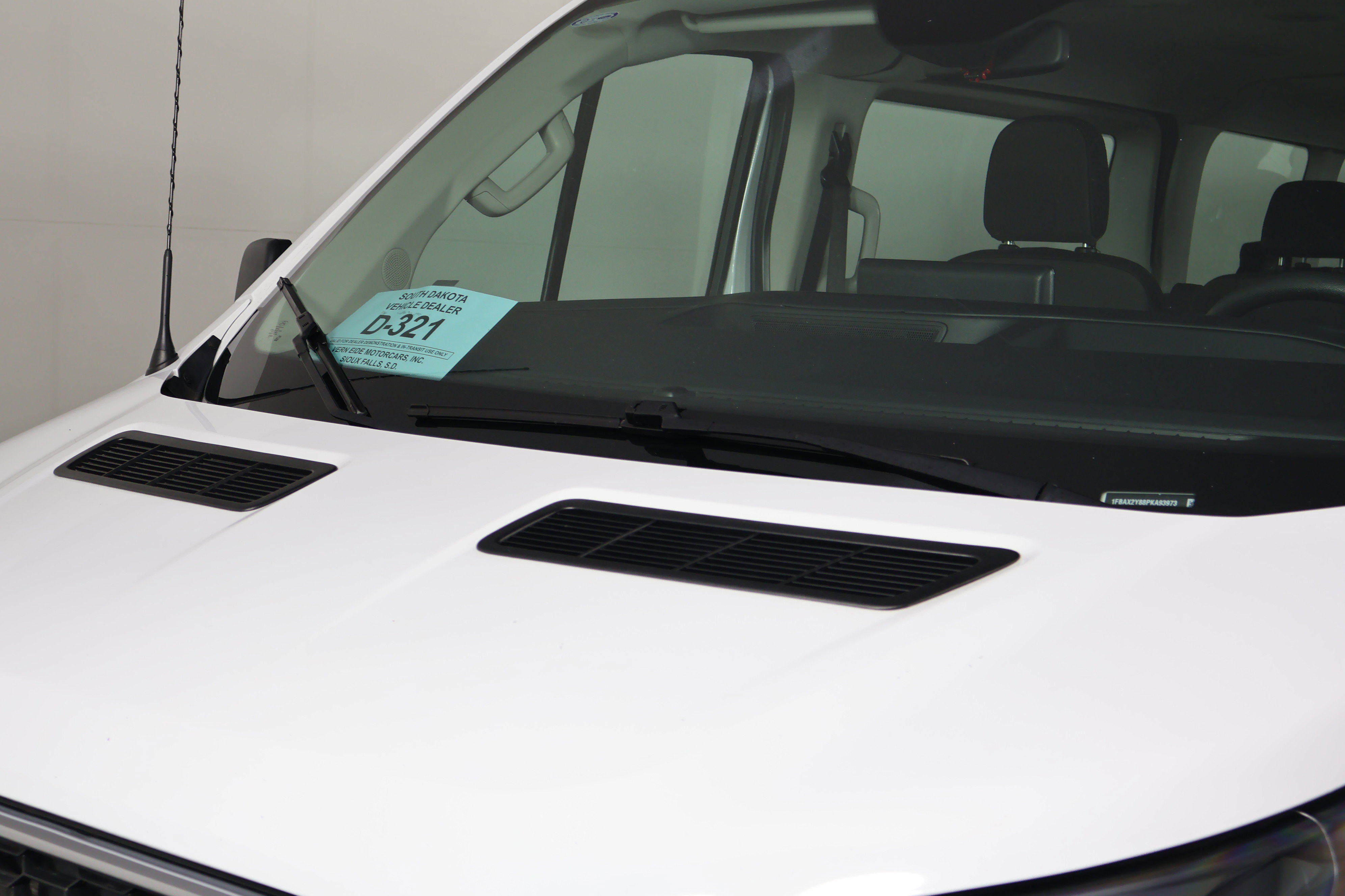 Used 2023 Ford Transit 350 XLT image 12