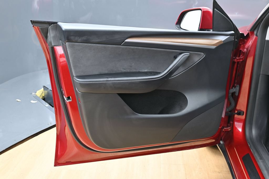 Used 2024 Tesla Model Y Long Range RWD image 41