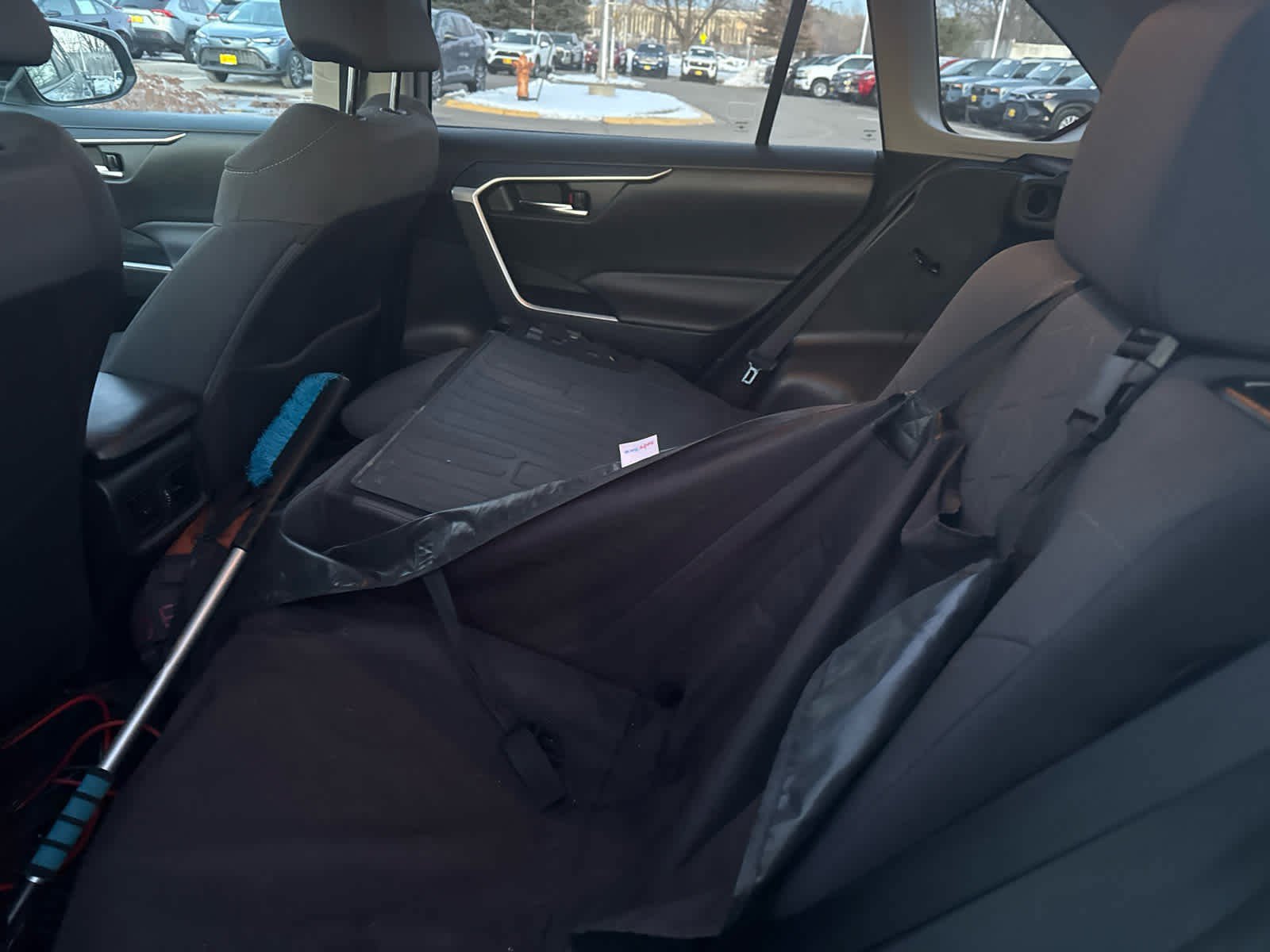 Used 2021 Toyota RAV4 XLE w/ Convenience Package image 7