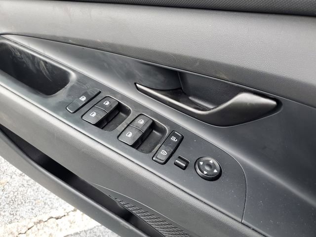 Used 2025 Hyundai Elantra Sport image 30