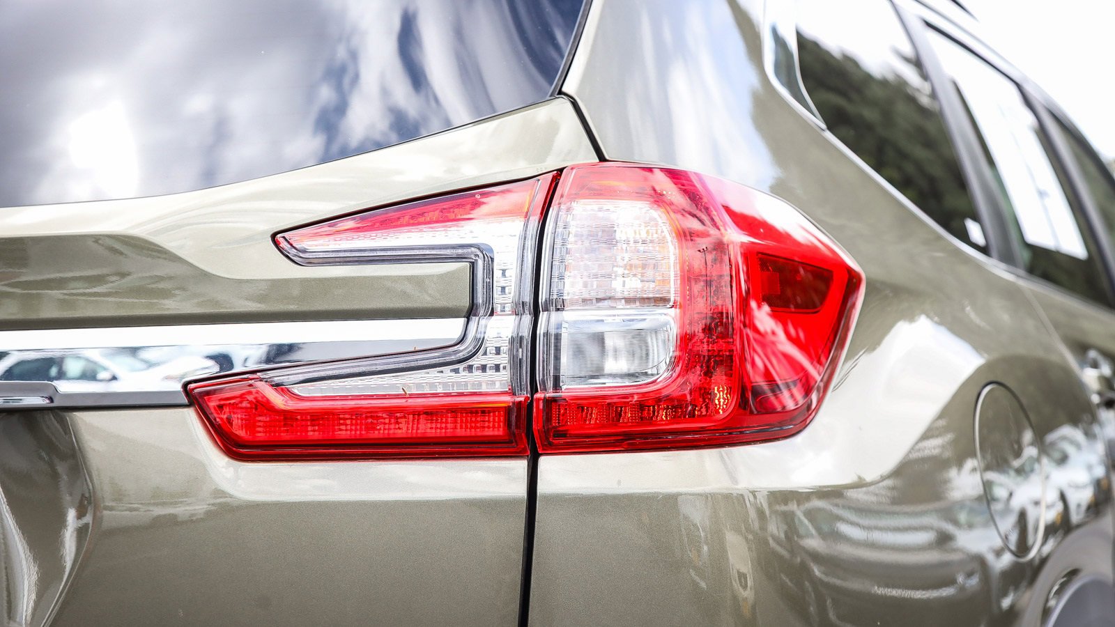 Used 2024 Subaru Ascent Premium w/ Convenience Package image 8