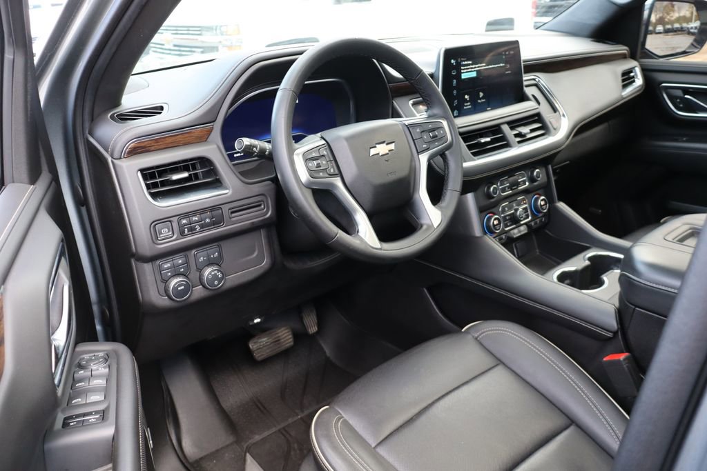 Used 2023 Chevrolet Suburban Premier image 14