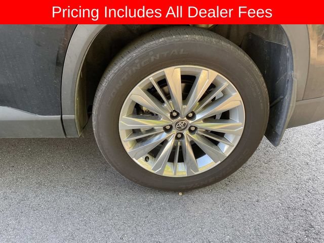 Used 2024 Toyota Grand Highlander AWD image 3