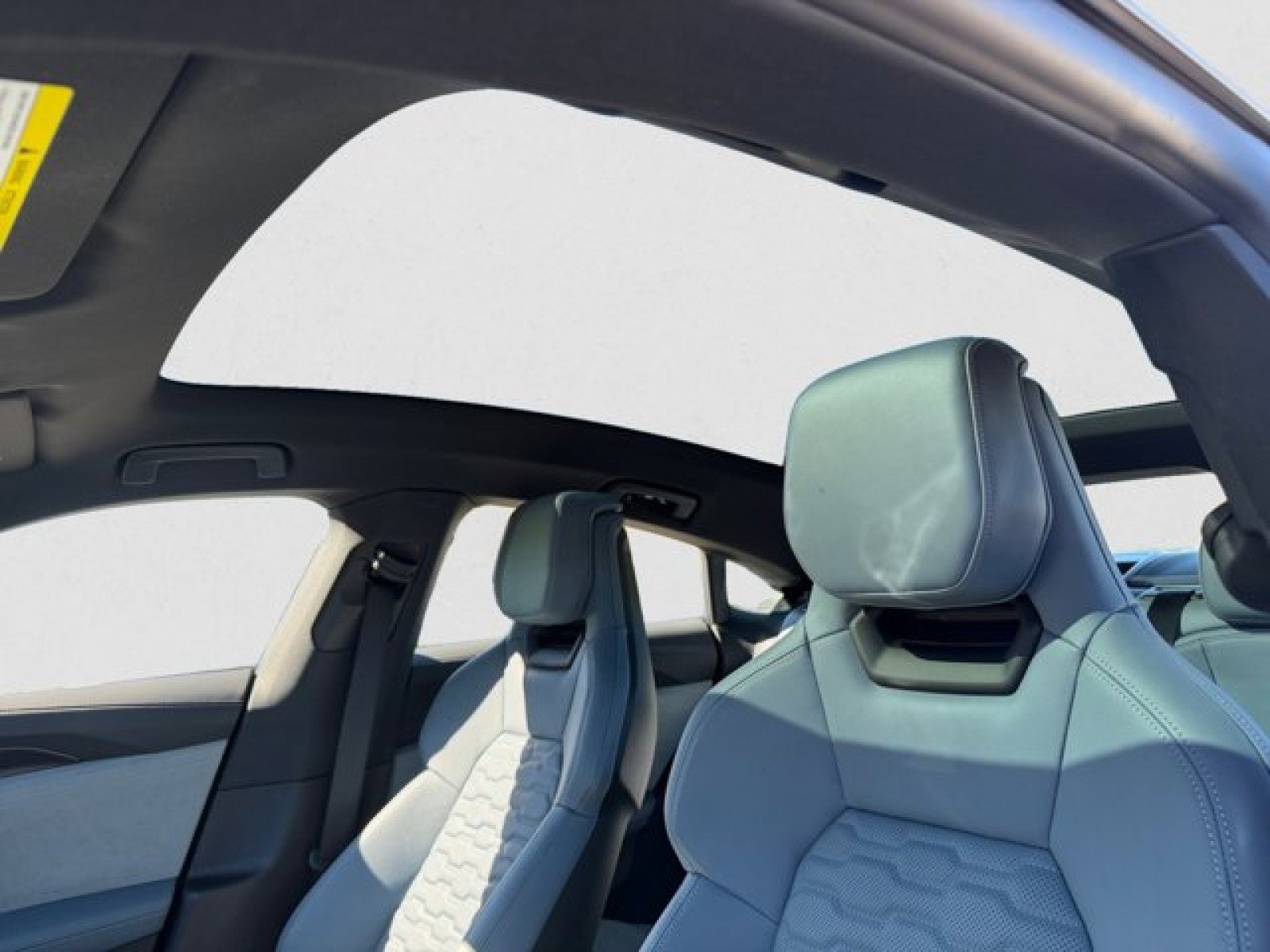 Used 2023 Audi e-tron GT Prestige w/ Prestige Package image 12