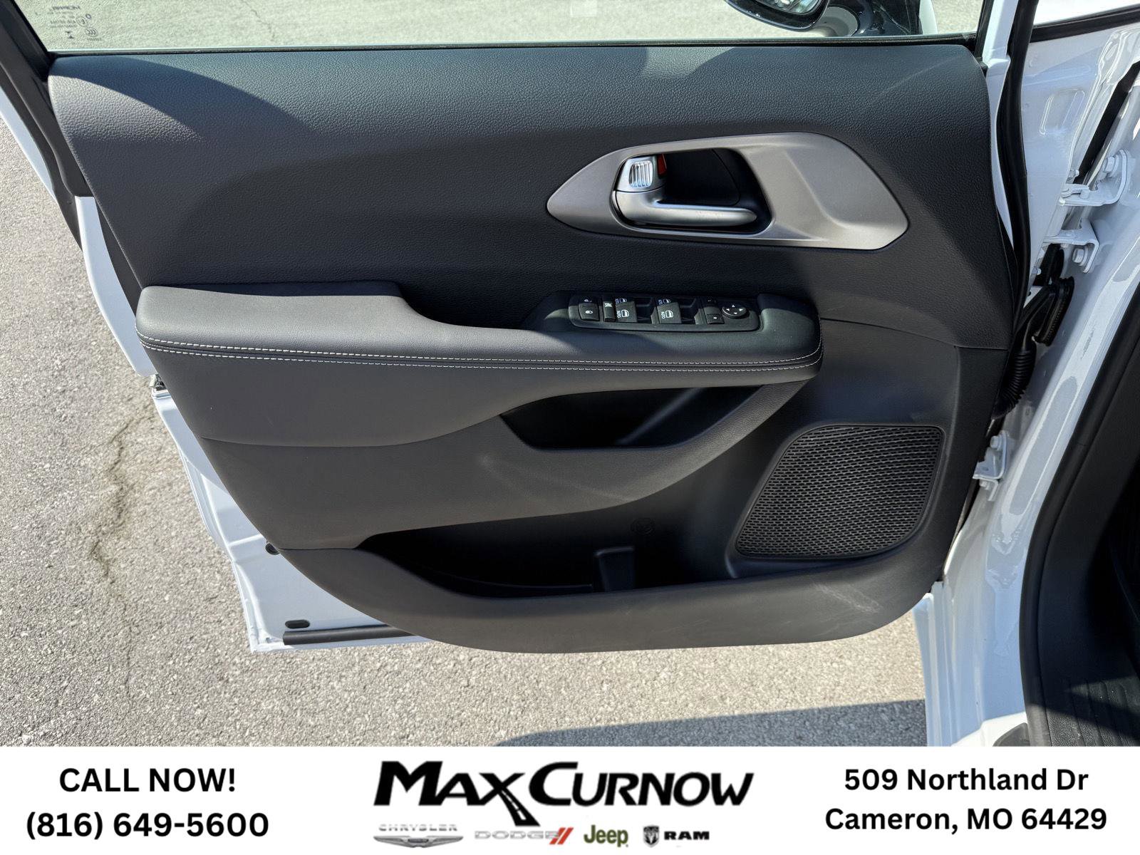 New 2026 Chrysler Voyager LX image 10