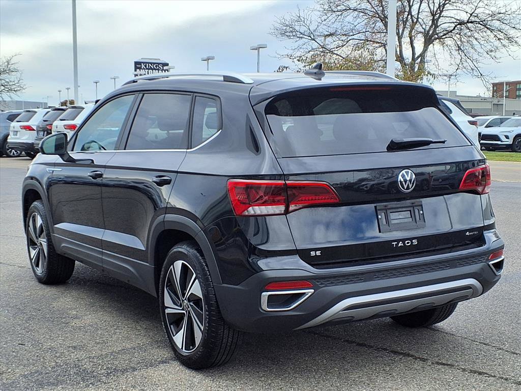 Certified 2024 Volkswagen Taos SE image 4