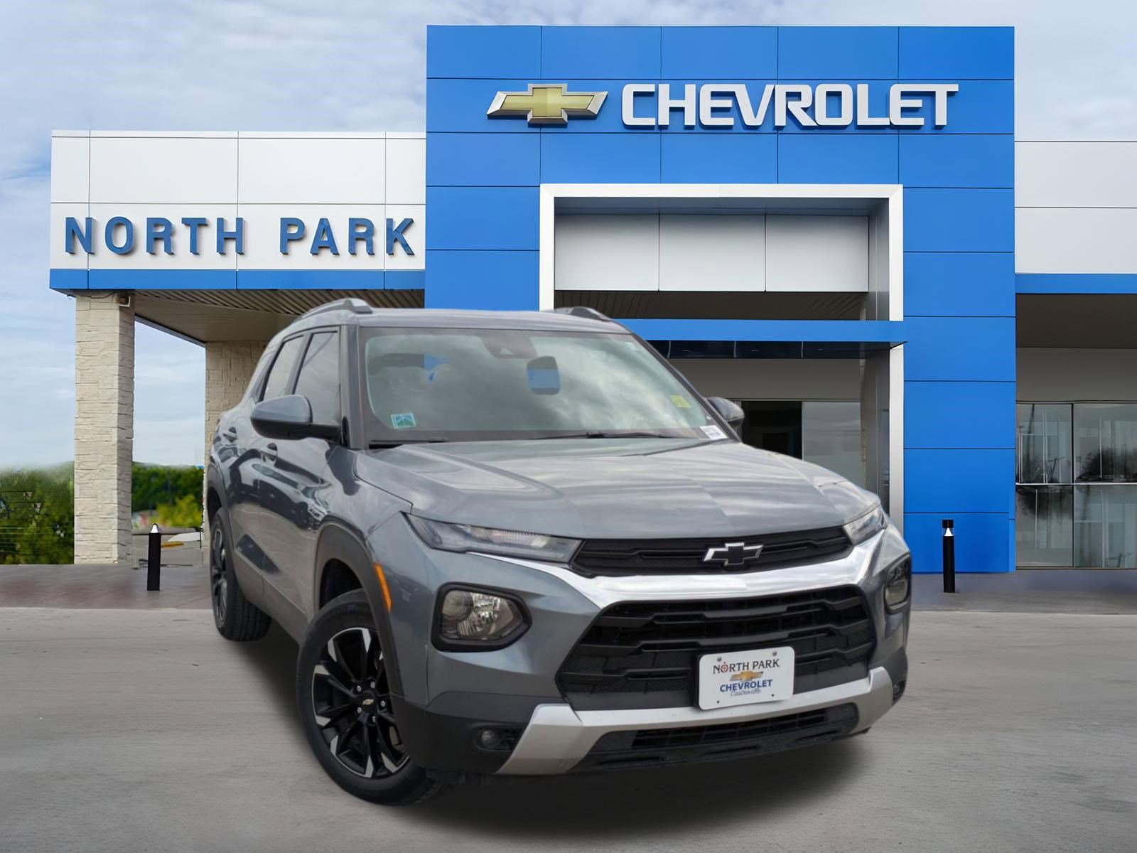 Certified 2022 Chevrolet TrailBlazer LT w/ LPO, Blackout Package image 1