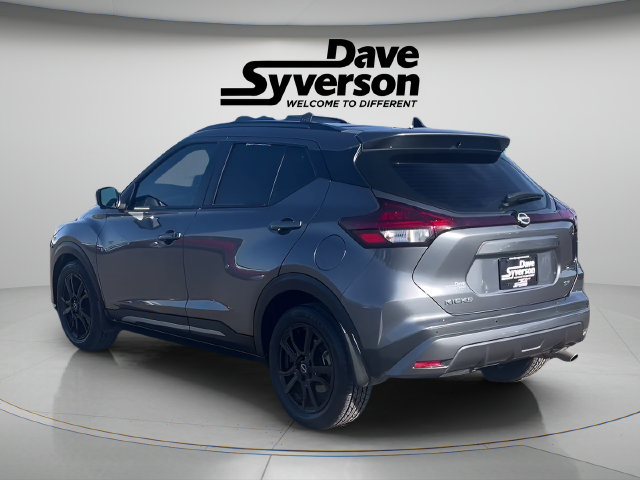 Used 2023 Nissan Kicks SR w/ SR Premium Package FWD image 3