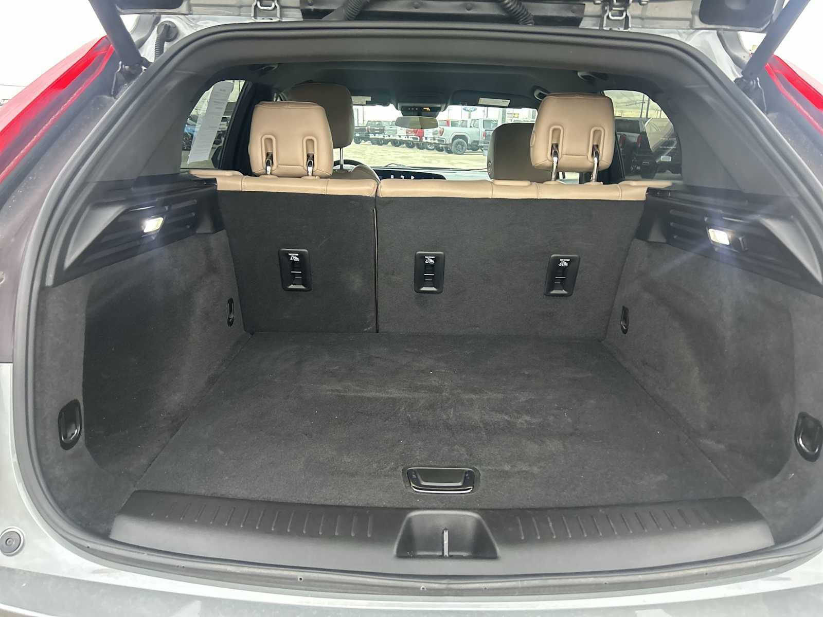 Certified 2024 Cadillac XT4 Luxury w/ Cold Weather Package image 25