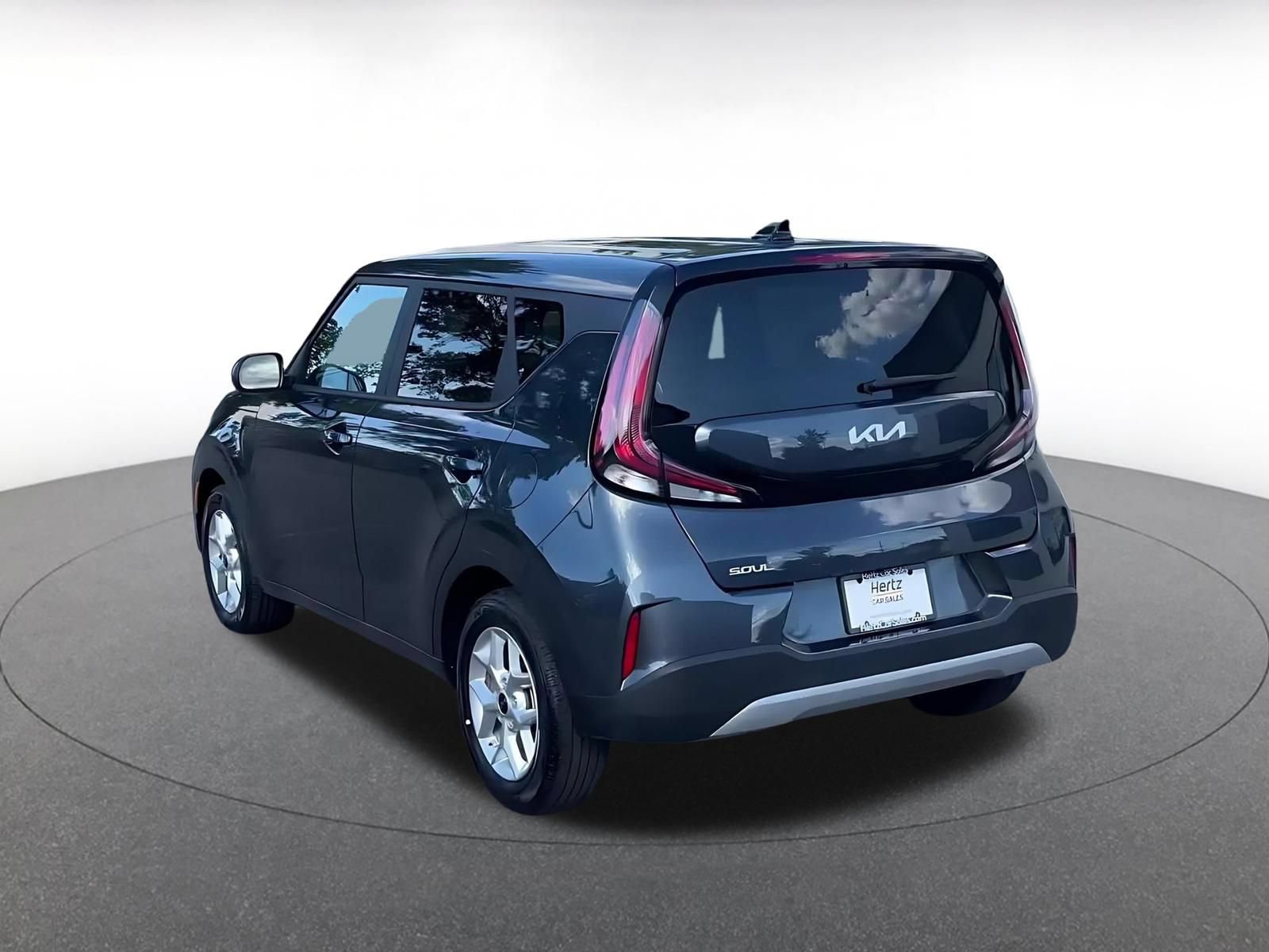 Used 2025 Kia Soul LX w/ LX Technology Package FWD image 11