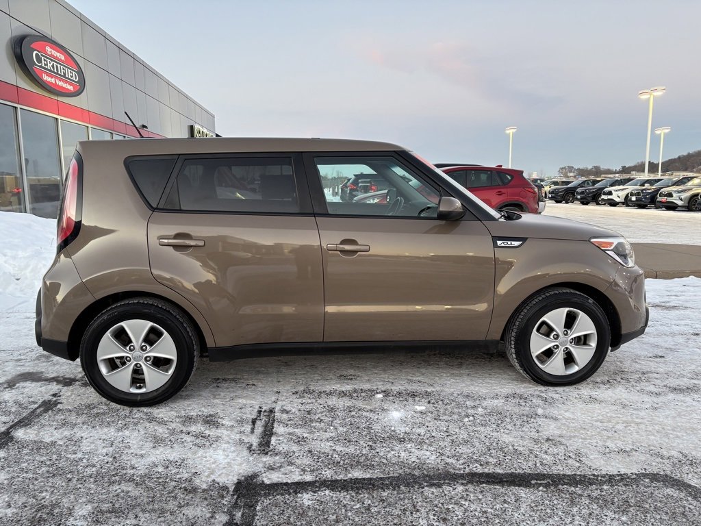 Used 2016 Kia Soul image 2