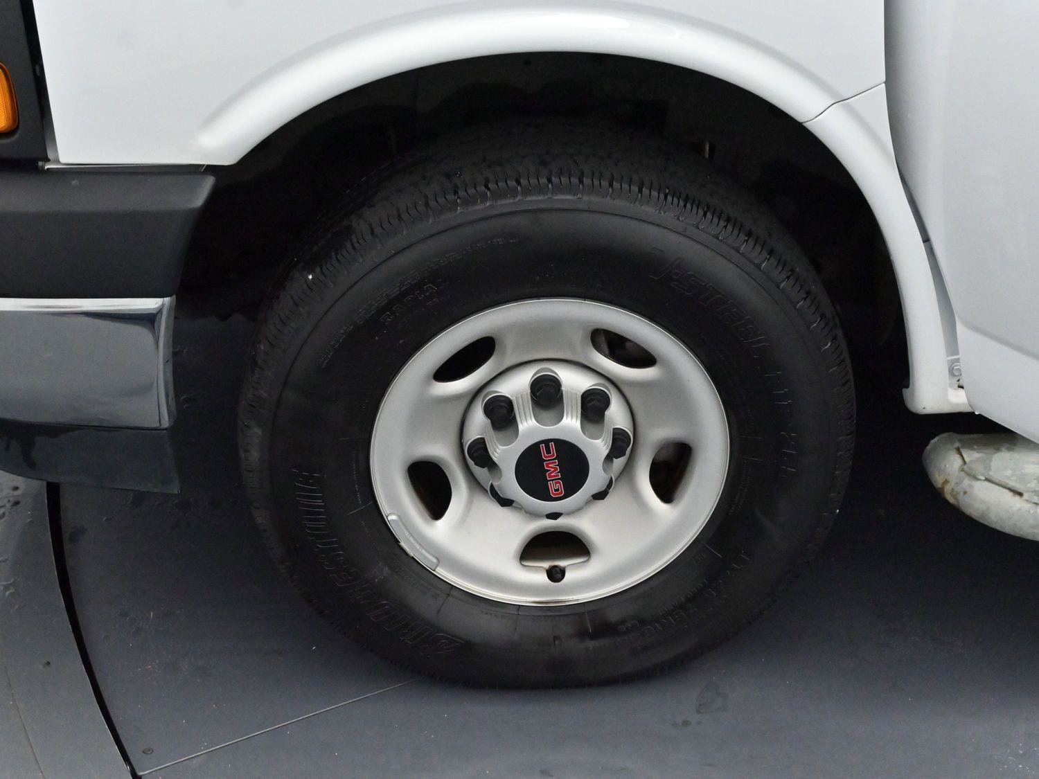 Used 2024 GMC Savana 2500 w/ Driver Convenience Package image 27