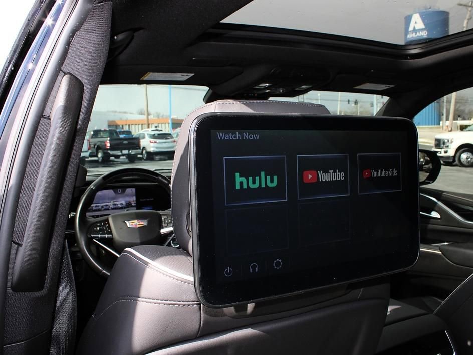 Used 2024 Cadillac Escalade Sport w/ LPO, ONYX Package image 13