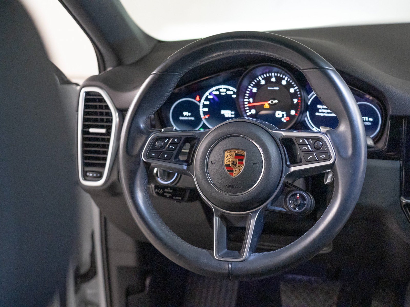 Certified 2023 Porsche Cayenne Coupe AWD/4WD image 26