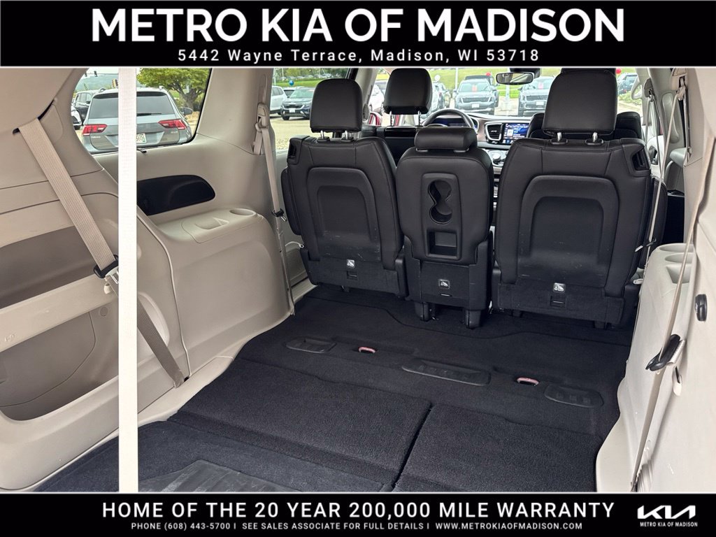 Used 2019 Chrysler Pacifica Touring-L Plus FWD image 38