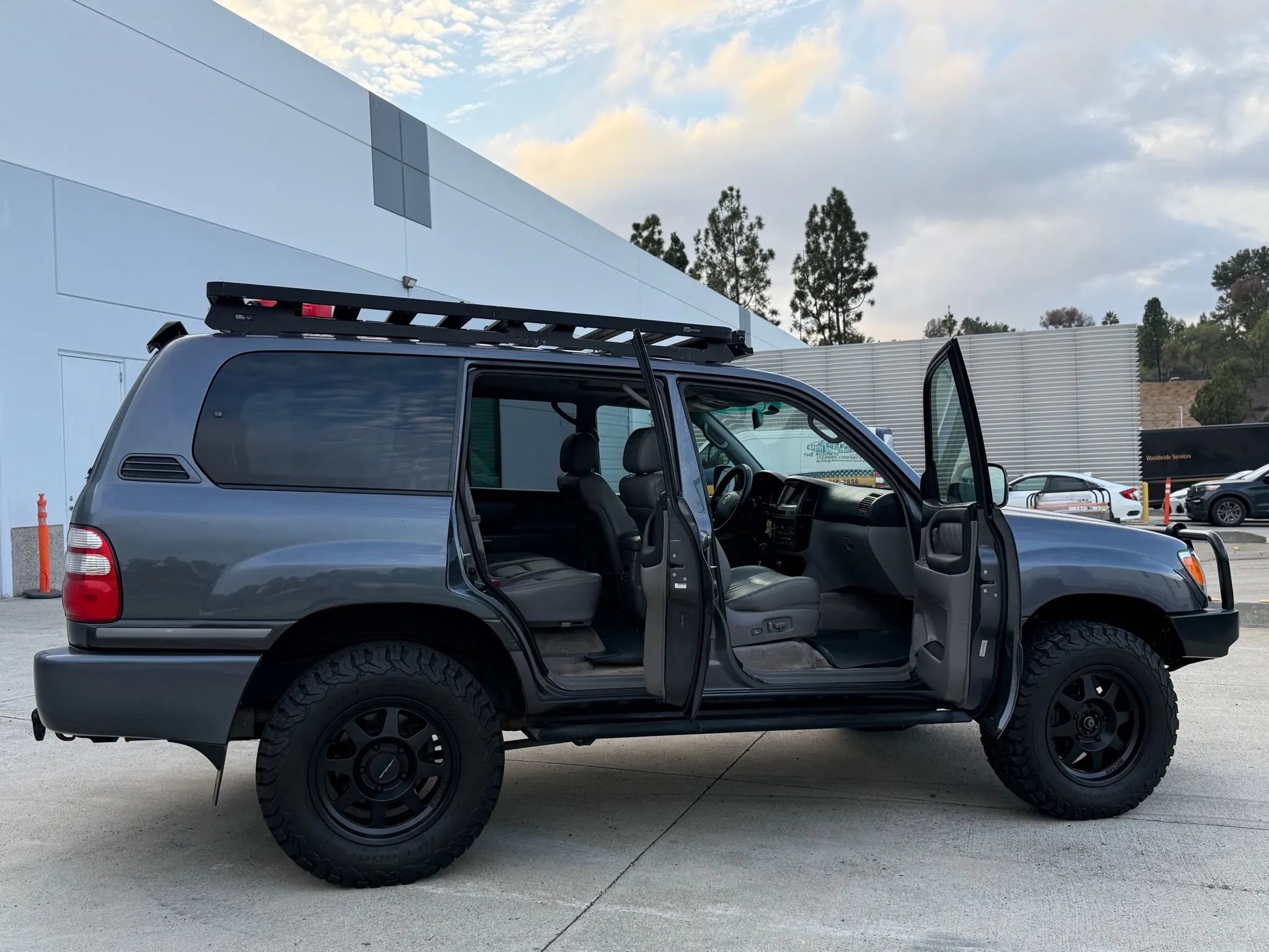 Used 2004 Toyota Land Cruiser image 15