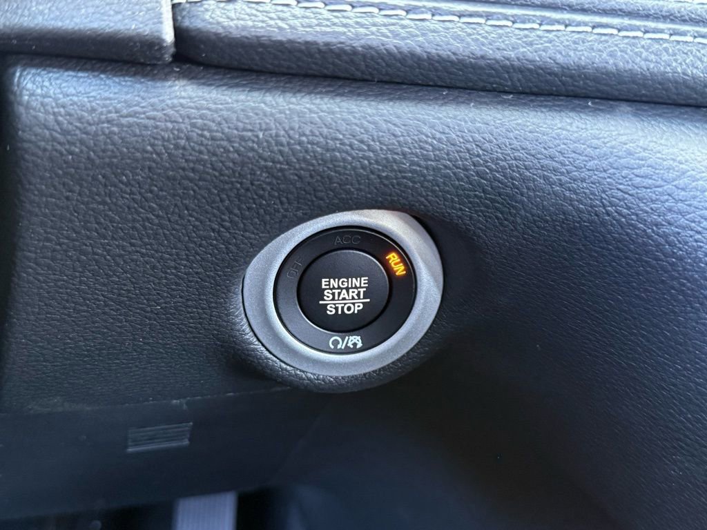 New 2026 Chrysler Pacifica Select image 50