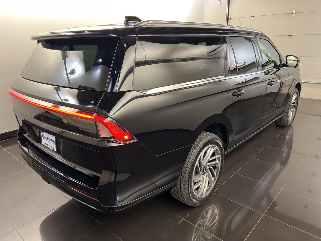 New 2025 Lincoln Navigator L Reserve image 6