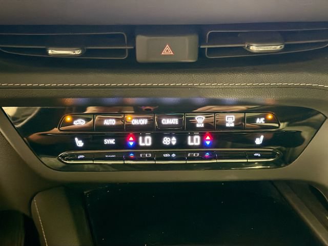 Used 2021 Buick Envision Essence w/ Technology Package I AWD/4WD image 15