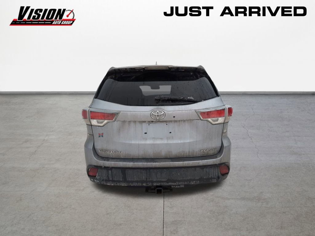 Used 2016 Toyota Highlander XLE image 6