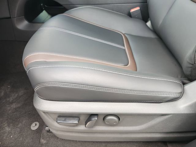 New 2026 Nissan Armada SL w/ Captain's Chari Seat Package image 17