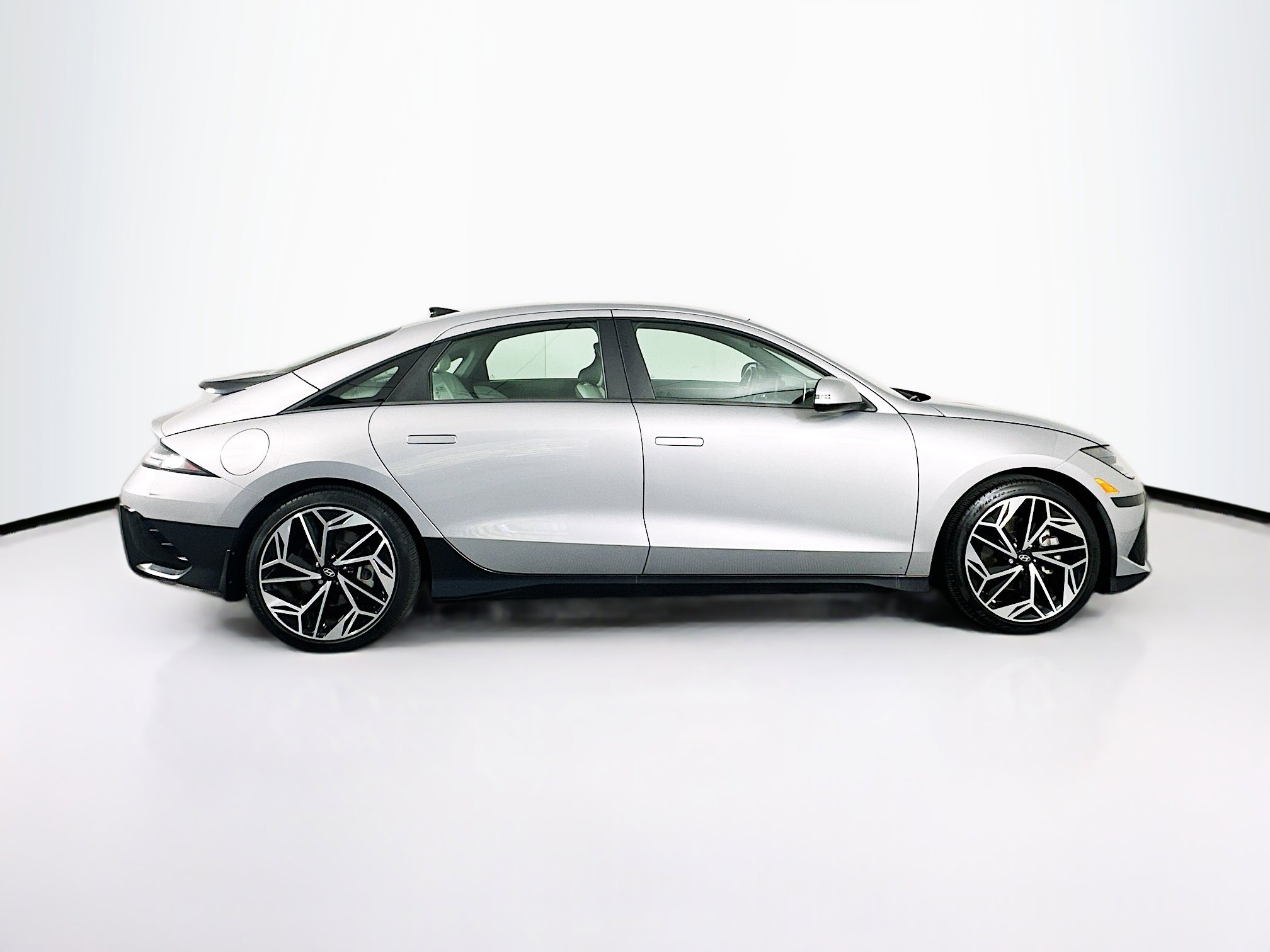 Used 2024 Hyundai Ioniq 6 SEL image 10