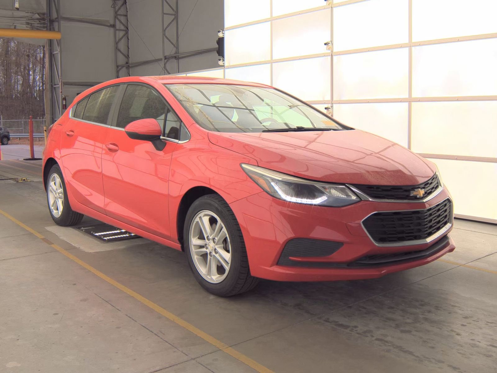 Used 2018 Chevrolet Cruze LT w/ Convenience Package image 5