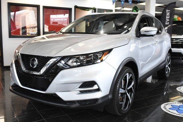 Used 2022 Nissan Rogue Sport SL AWD/4WD image 1