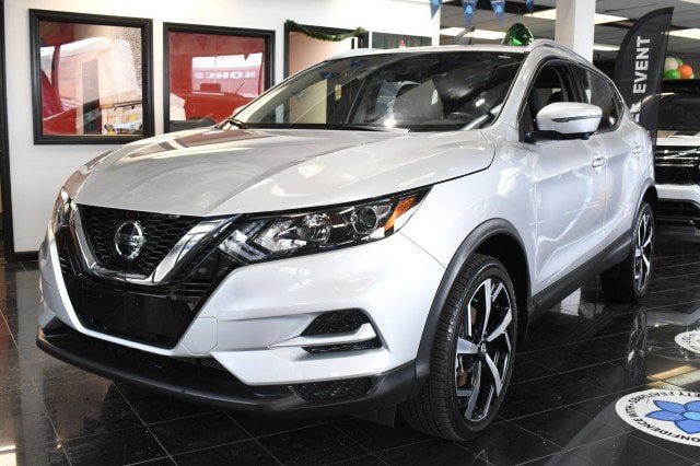Used 2022 Nissan Rogue Sport SL AWD/4WD image 1