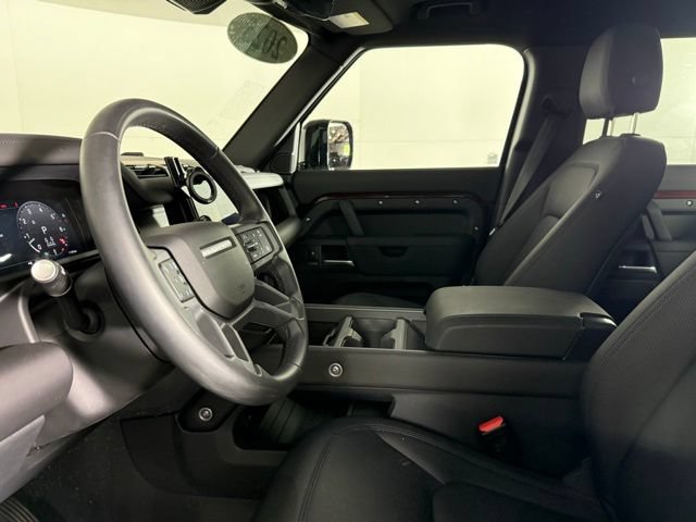 Used 2025 Land Rover Defender 130 X-Dynamic SE AWD/4WD image 43