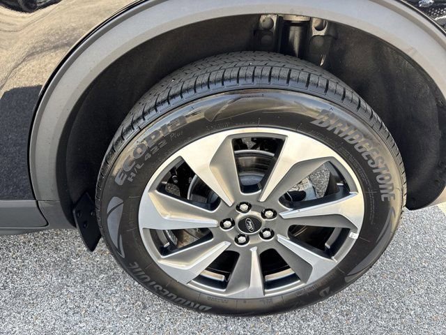 Used 2025 Ford Escape Platinum AWD/4WD image 6