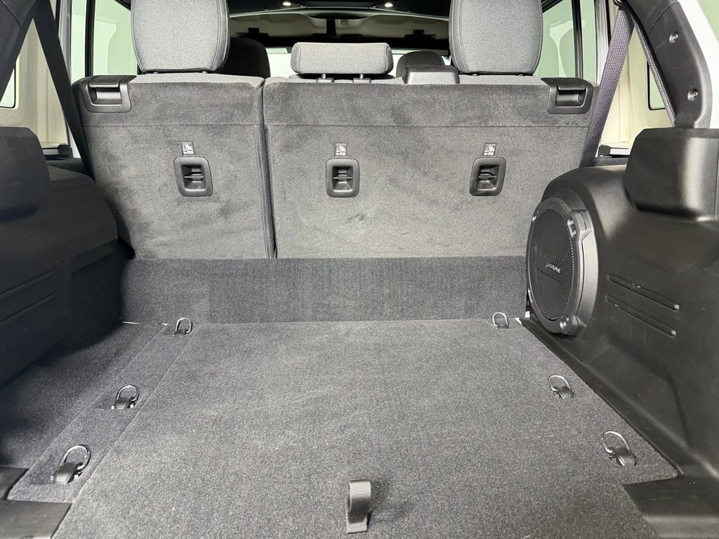 Used 2024 Jeep Wrangler Unlimited image 31